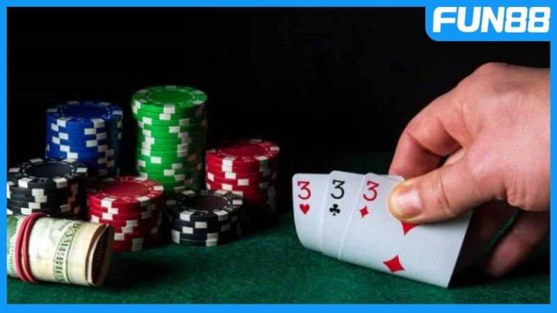 Sử dụng chiến lược tố để dọa đối thủ